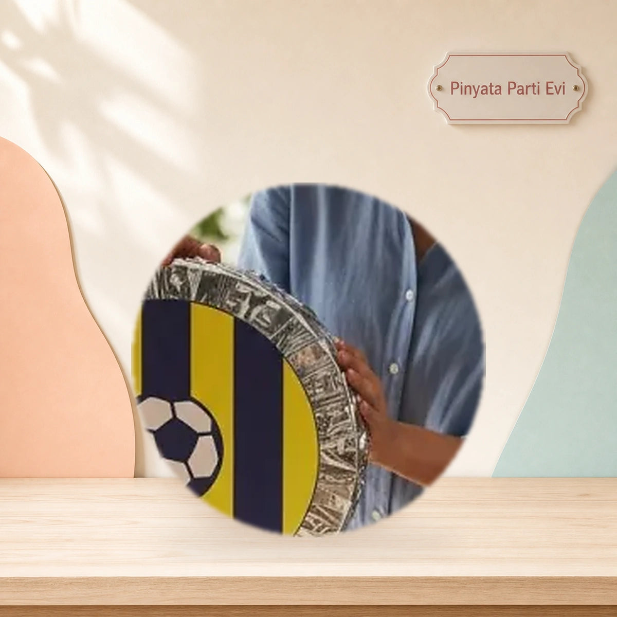 Sarı Lacivert Futbol Temalı Yuvarlak Pinyata - Pinyata Parti Evi