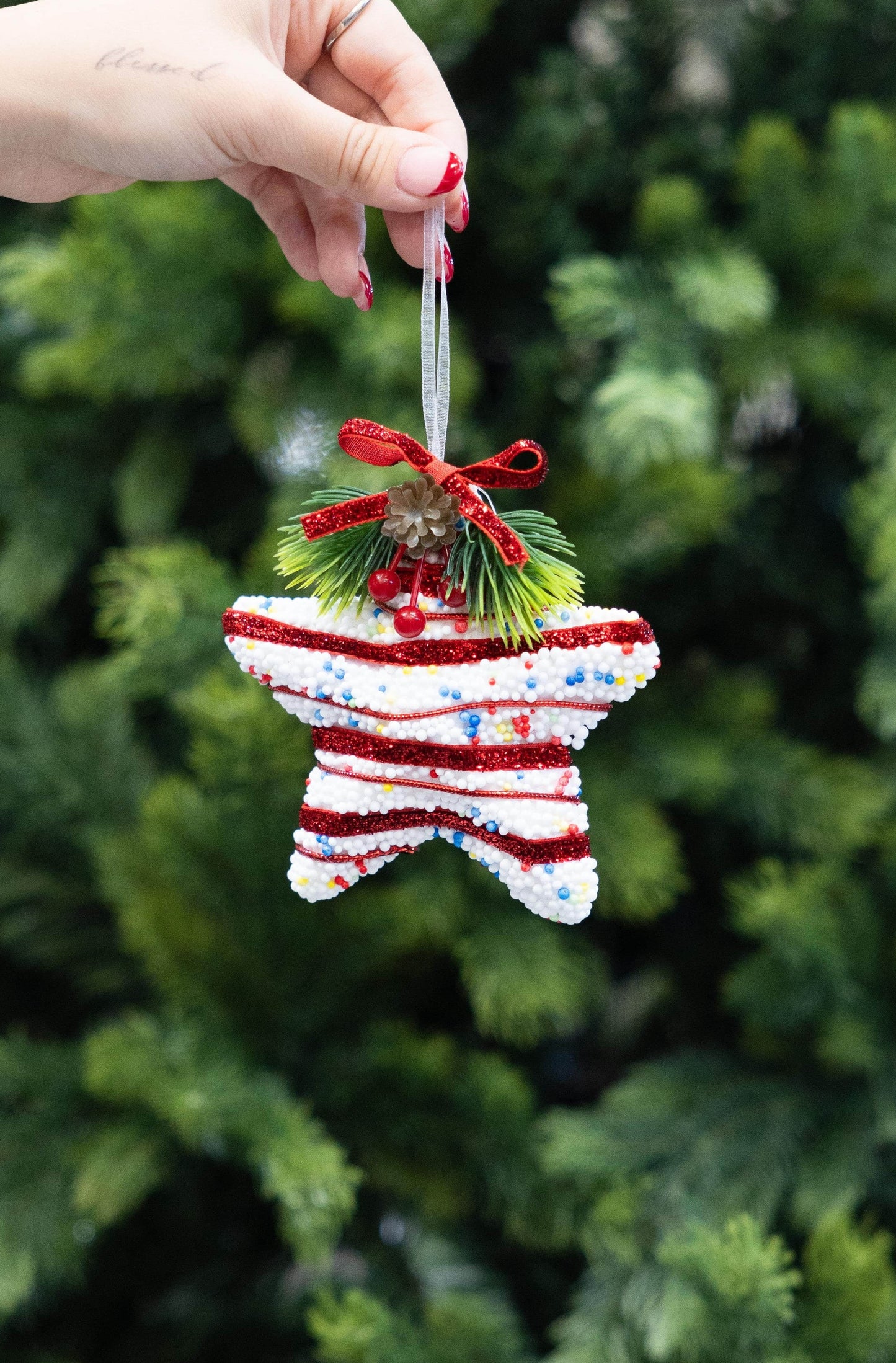 Yılbaşı Süsü Pıtırcıklı Yıldız Kırmızı Beyaz 11 cm