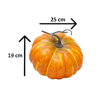 Turuncu dekoratif balkabağının 25 cm genişlik ve 19 cm yükseklik ölçüsü