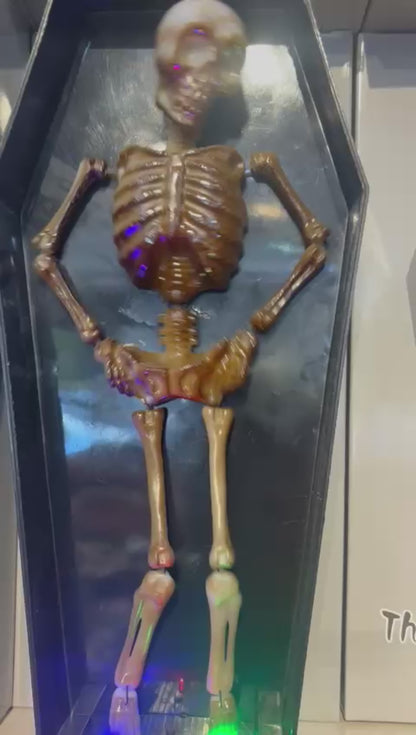 Tabutta Dans Eden İskelet