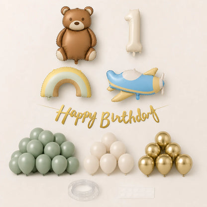 Retro ayıcık, uçak, gökkuşağı ve seçilebilir krem rakam balonlu doğum günü seti. Küf yeşili, kum beji ve gold renklerde 40 balon içerir.